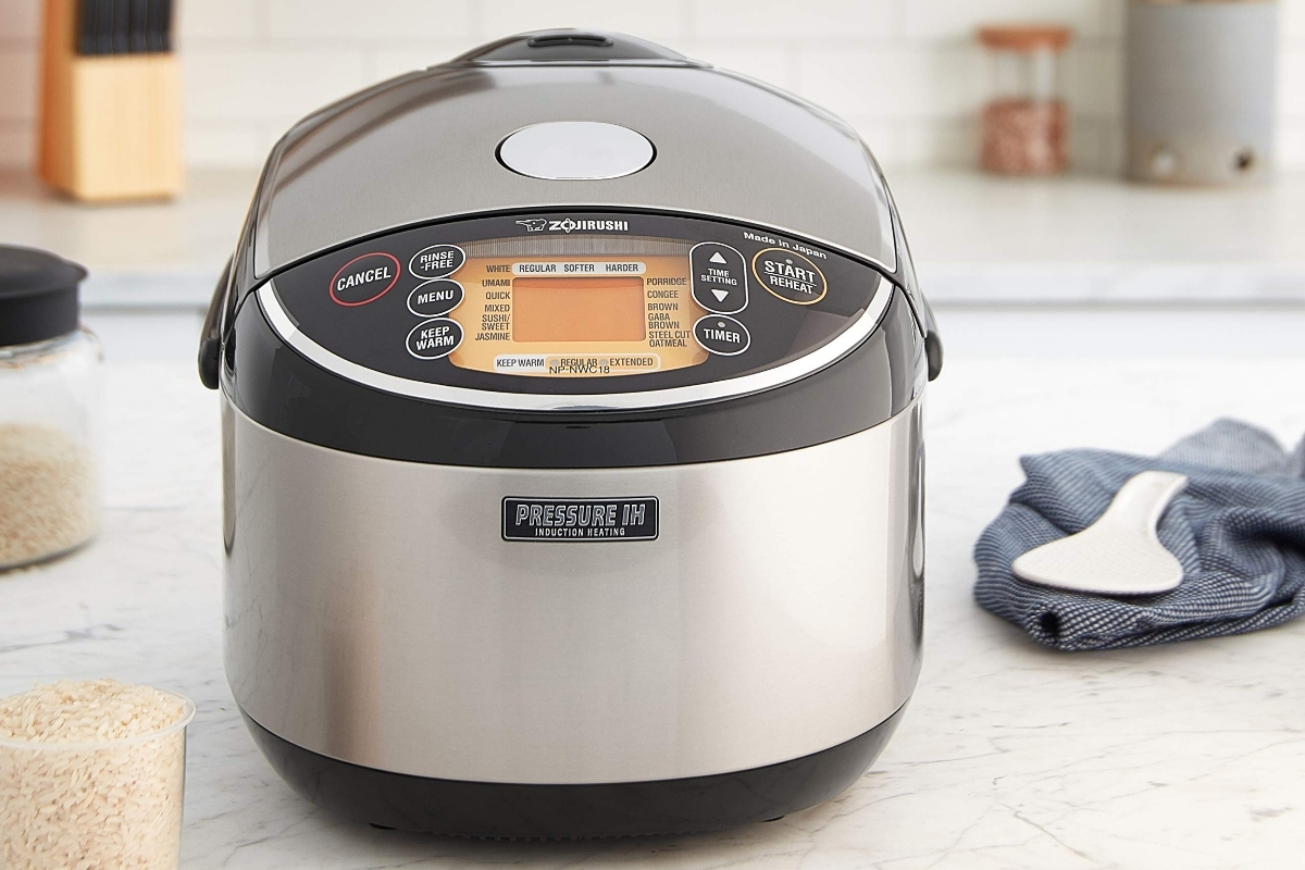 Timezone Rice Cooker A rice cooker with a modern design